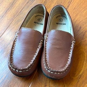 Footmates Loafers Sz 9